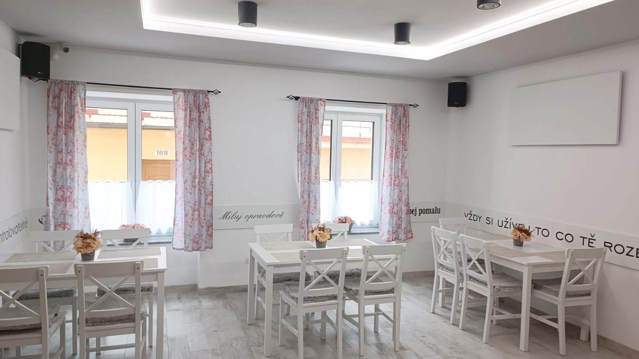 Penzion Harmonie Trhove Sviny Bagian luar foto